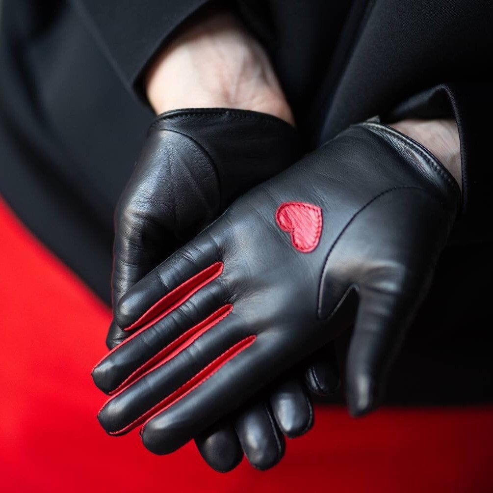 djordje jakovljevic recommends femdom gloves pic