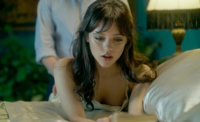 aura de leon add photo x movie jenna ortega scene