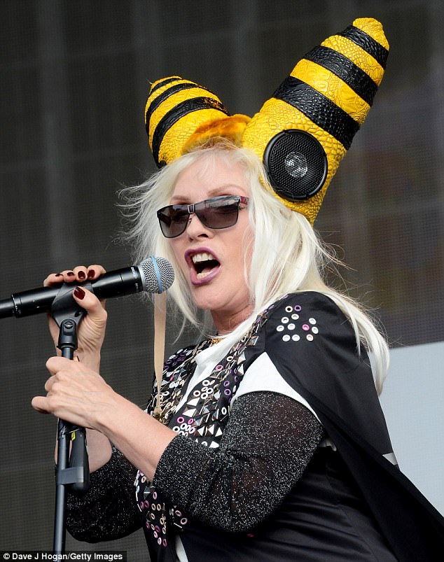 alana patterson recommends blondie bee pic