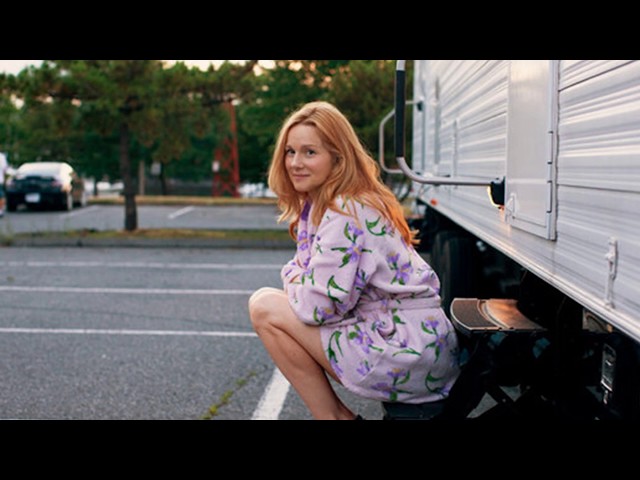 Laura Linney Robe Scene roz videos