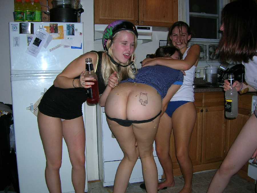 mooning asses - naked old lady havana bleu porn videos