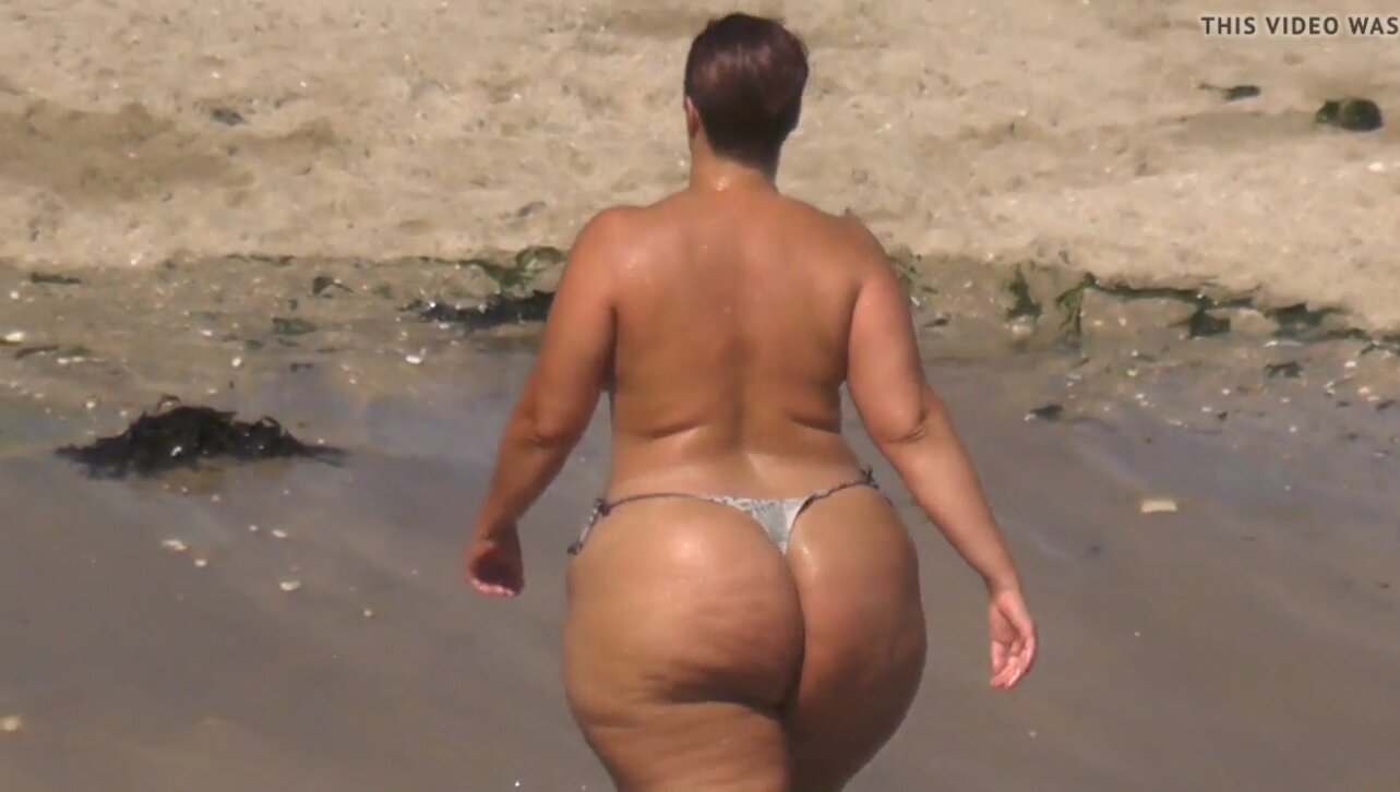 Best of Candid milf beach