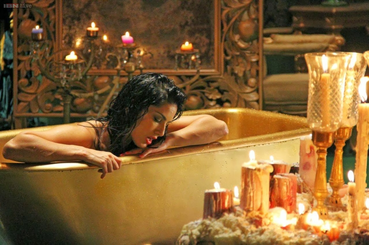 artie perez recommends Sunny Leone Bathing