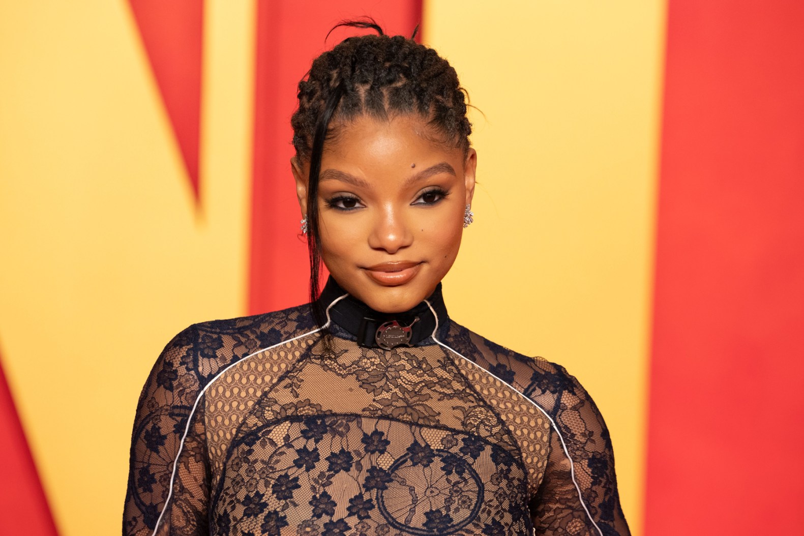 Halle Bailey Porn comics startup