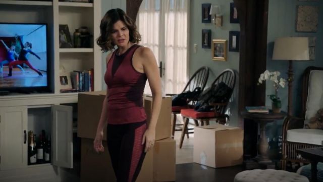 dena santos recommends betsy brandt sexy pic