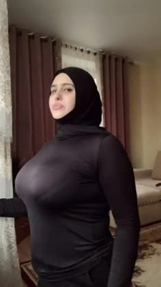 avishi jain share arabian huge tits photos