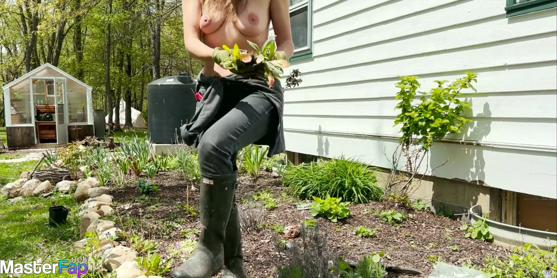 dillon trotter recommends the naked gardener nude pic