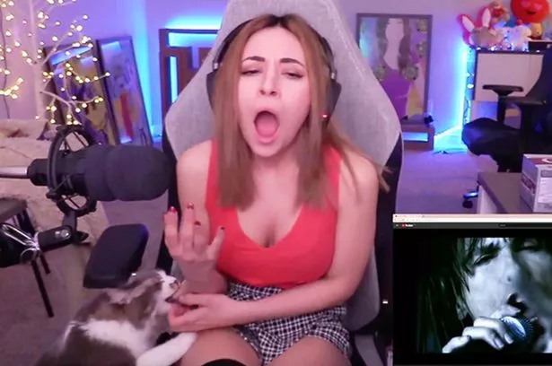 alinity tits