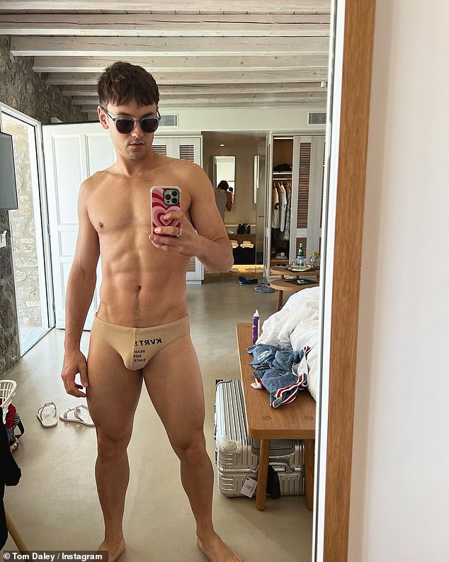 dane kovacevic recommends Tom Nude