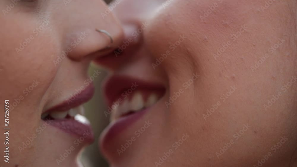 chelsey sparks recommends lesbian tongue deep pic