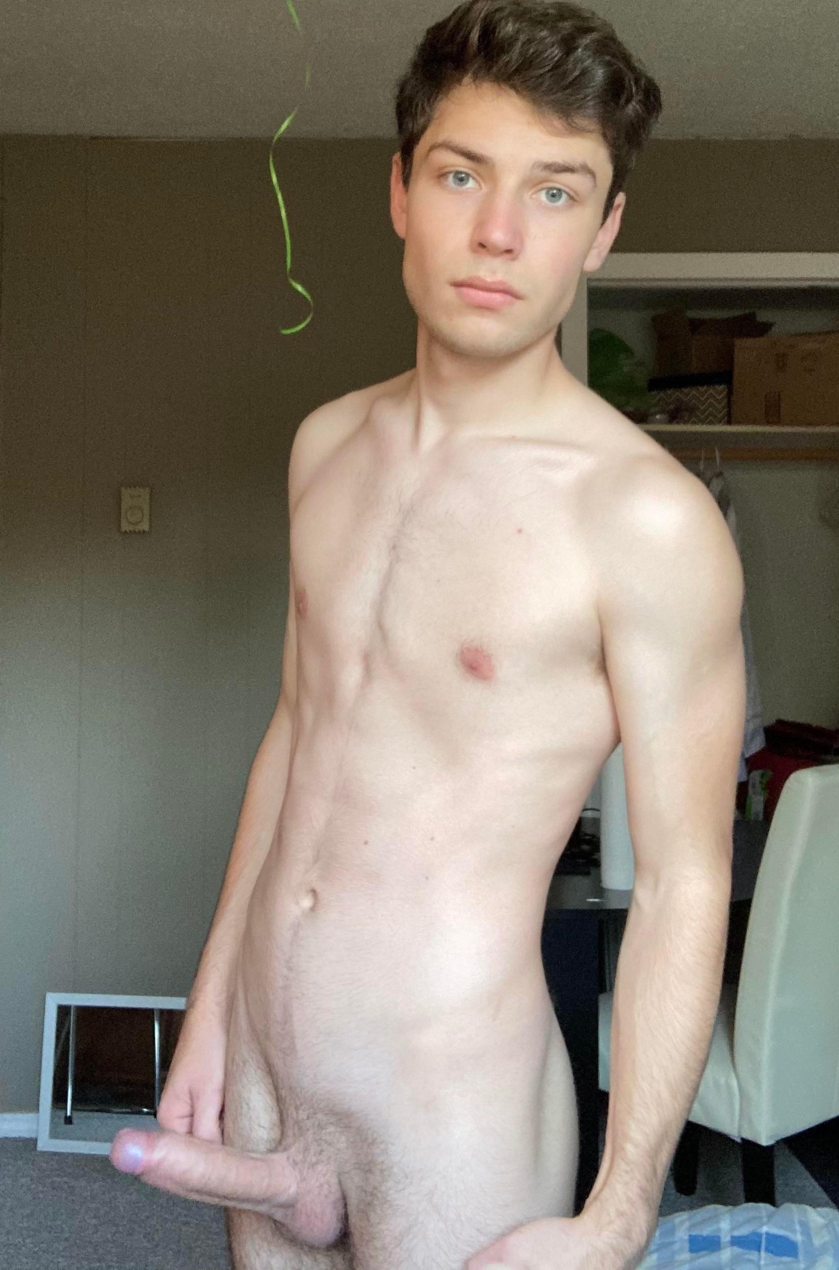 amanda carneiro recommends Nude Twink Photos