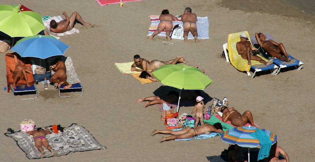 barcelona clothing optional beaches