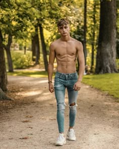 Hot Skinny Twinks prestin naked