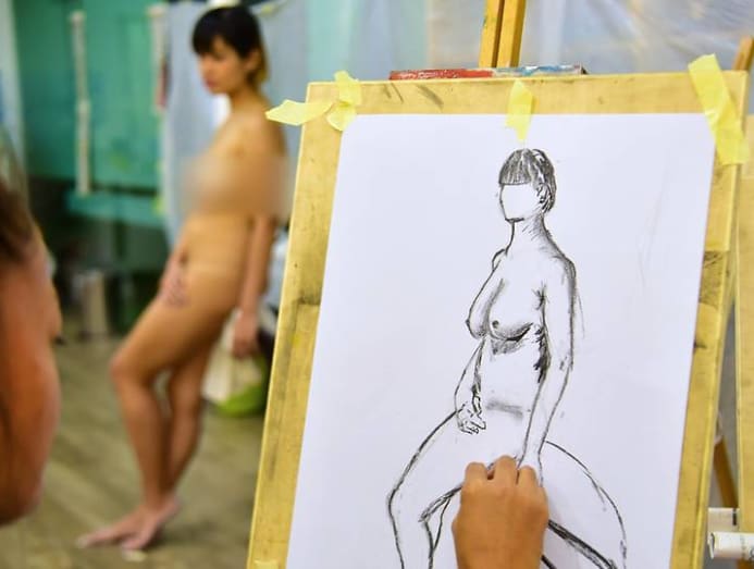 naked art model video