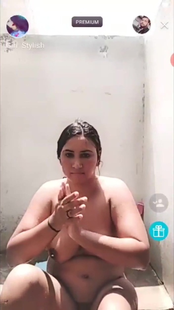 Pakistani Nude Aunty beim yoga