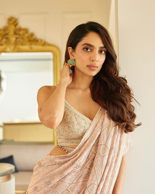 Sobhita Dhulipala Hot glass rose